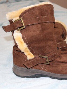 Women's Itasca brown suede boots with buckles. Size 9.